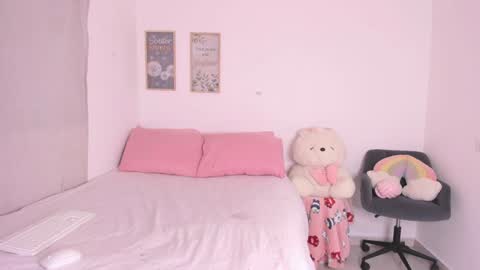 Snapshot of lulu_russell chatting on 01.07.25 LULU online show from 01.07.25