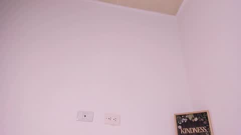 Snapshot of lulu_russell chatting on 03.10.25 LULU online show from 03.10.25