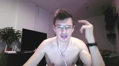 Snapshot of lumberjack__666 chatting on 06.29.26 Andrew independent model 2000-0000 CET daily online show from 06.29.26