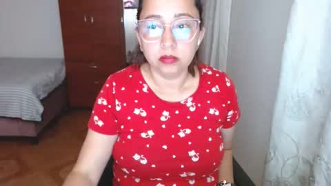 Snapshot of lumi_84 chatting on 02.11.25 LUMI online show from 02.11.25