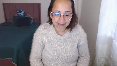 Snapshot of lumi_84 chatting on 03.09.25 LUMI online show from 03.09.25