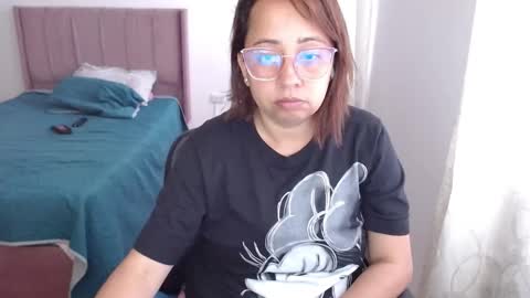 Snapshot of lumi_84 chatting on 03.12.25 LUMI online show from 03.12.25