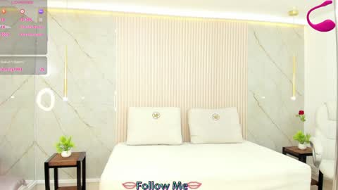 luminous__queen online show from 02.09.25