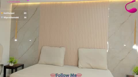 luminous__queen online show from 03.12.25