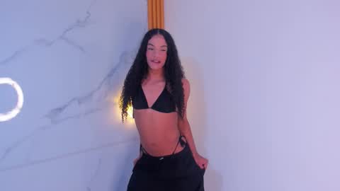 luminous__queen online show from 10.16.25