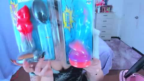 luna_analya online show from 11.18.25