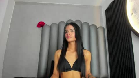 Snapshot of luna_bella_23 chatting on 04.30.26 luna_bella_23 online show from 04.30.26