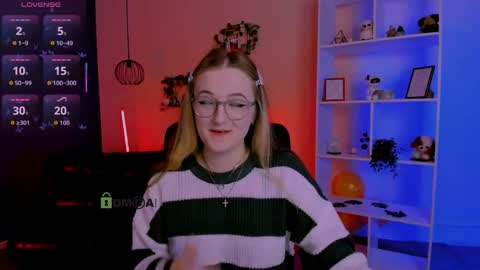 luna_berryy online show from 04.12.26