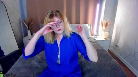 Snapshot of luna_c0ra chatting on 02.20.26 luna online show from 02.20.26