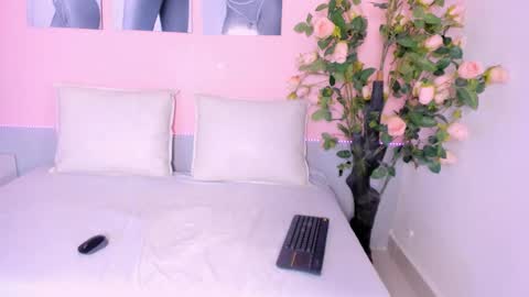 luna_diaz1 online show from 02.24.26