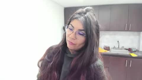 luna  online show from 10.14.25