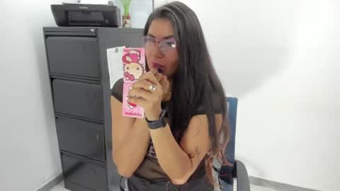 Snapshot of luna_dumont chatting on 06.29.26 luna online show from 06.29.26