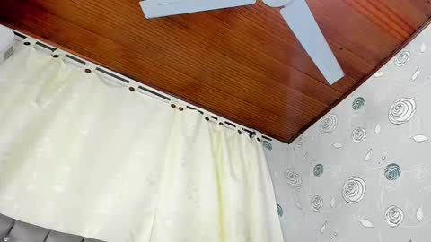 Luna Eva online show from 01.14.25