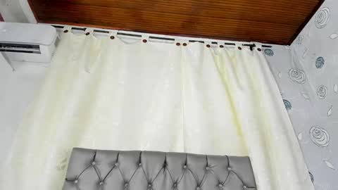 Luna Eva online show from 02.20.25