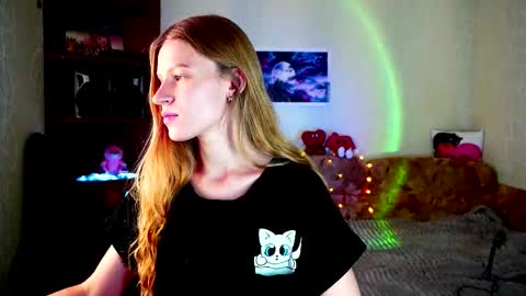 luna_evan online show from 10.06.25