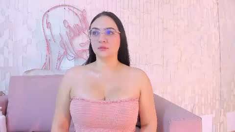Snapshot of luna_ferrer1 chatting on 06.11.26 luna_ferrer1 online show from 06.11.26