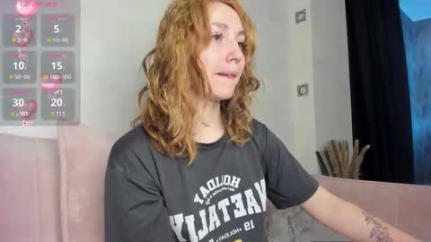 Snapshot of luna_go1d chatting on 11.16.25 Luna online show from 11.16.25