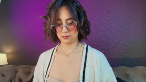 Snapshot of luna_gv chatting on 02.21.26 Luna online show from 02.21.26