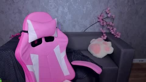 Luna Host online show from 05.18.26