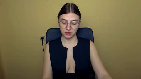 Luna online show from 11.21.25