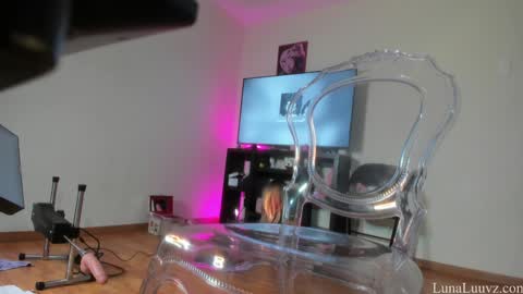 Luna Luuvz online show from 10.01.25