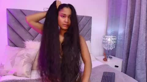 luna_queen7 online show from 04.23.26