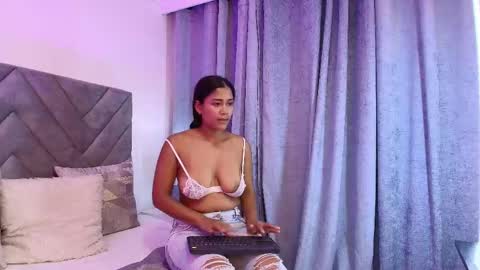 luna_queen7 online show from 04.25.26