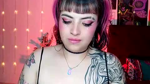 Snapshot of luna_ray420 chatting on 12.13.24 MISS LUNA online show from 12.13.24