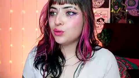 Snapshot of luna_ray420 chatting on 12.15.24 MISS LUNA online show from 12.15.24