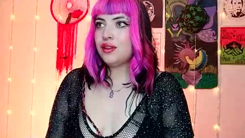 Snapshot of luna_ray420 chatting on 01.13.25 MISS LUNA online show from 01.13.25