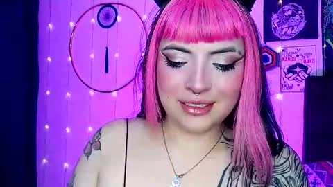 Snapshot of luna_ray420 chatting on 01.24.25 MISS LUNA online show from 01.24.25