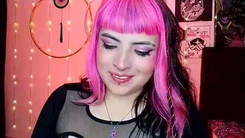 Snapshot of luna_ray420 chatting on 01.25.25 MISS LUNA online show from 01.25.25