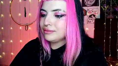 Snapshot of luna_ray420 chatting on 02.04.25 MISS LUNA online show from 02.04.25