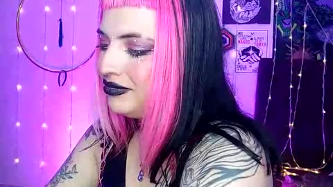 Snapshot of luna_ray420 chatting on 02.05.25 MISS LUNA online show from 02.05.25