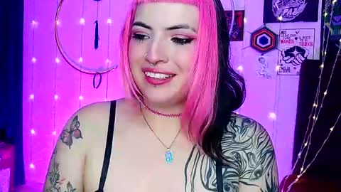 Snapshot of luna_ray420 chatting on 02.06.25 MISS LUNA online show from 02.06.25