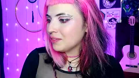 Snapshot of luna_ray420 chatting on 02.19.25 MISS LUNA online show from 02.19.25