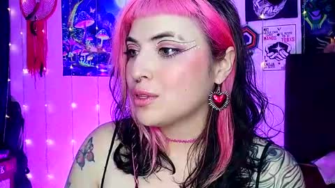 Snapshot of luna_ray420 chatting on 02.24.25 MISS LUNA online show from 02.24.25