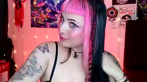 Snapshot of luna_ray420 chatting on 02.26.25 MISS LUNA online show from 02.26.25