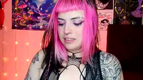 Snapshot of luna_ray420 chatting on 03.05.25 MISS LUNA online show from 03.05.25