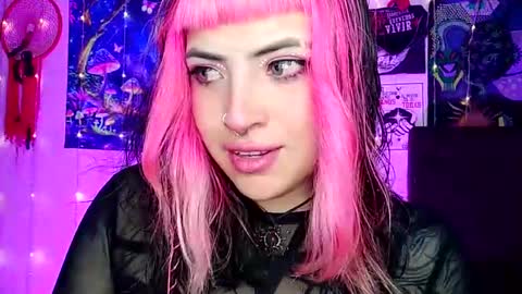 Snapshot of luna_ray420 chatting on 03.06.25 MISS LUNA online show from 03.06.25