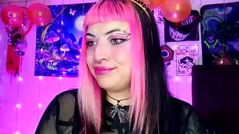 Snapshot of luna_ray420 chatting on 03.12.25 MISS LUNA online show from 03.12.25