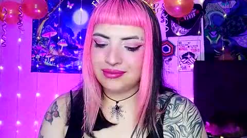 Snapshot of luna_ray420 chatting on 03.12.25 MISS LUNA online show from 03.12.25