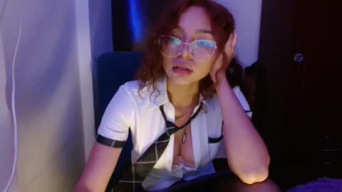 luna_rios69 online show from 09.27.25