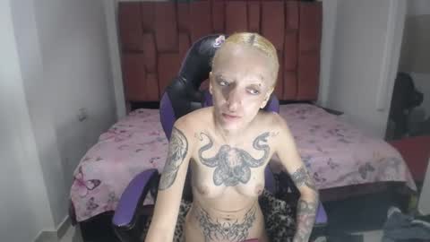 Snapshot of luna_rosita chatting on 12.06.24 Luna online show from 12.06.24