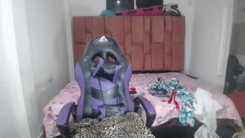 Snapshot of luna_rosita chatting on 12.07.24 Luna online show from 12.07.24