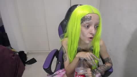 Snapshot of luna_rosita chatting on 12.27.24 Luna online show from 12.27.24