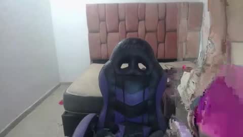 Snapshot of luna_rosita chatting on 02.11.25 Luna online show from 02.11.25