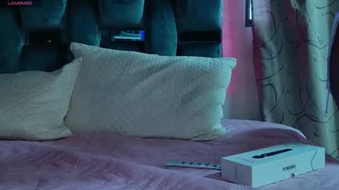 Snapshot of luna_sophya chatting on 10.06.25 luna_sophya online show from 10.06.25