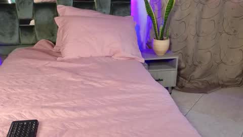 Snapshot of luna_sophya chatting on 10.23.25 luna_sophya online show from 10.23.25