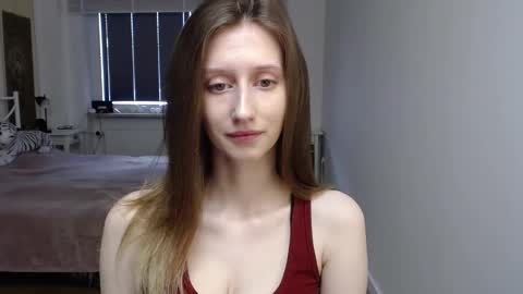 L U N A  online show from 04.17.26